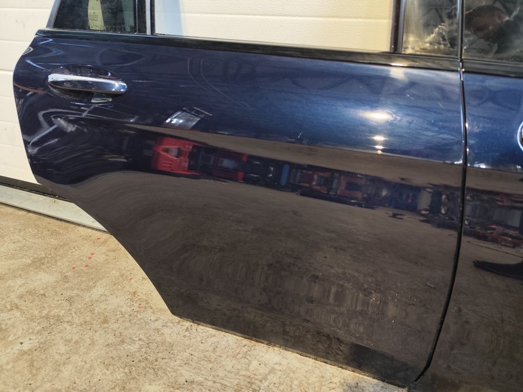 Ușa dreapta fata Mercedes Glc suv 253. Ușa dreapta spate Mercedes glc