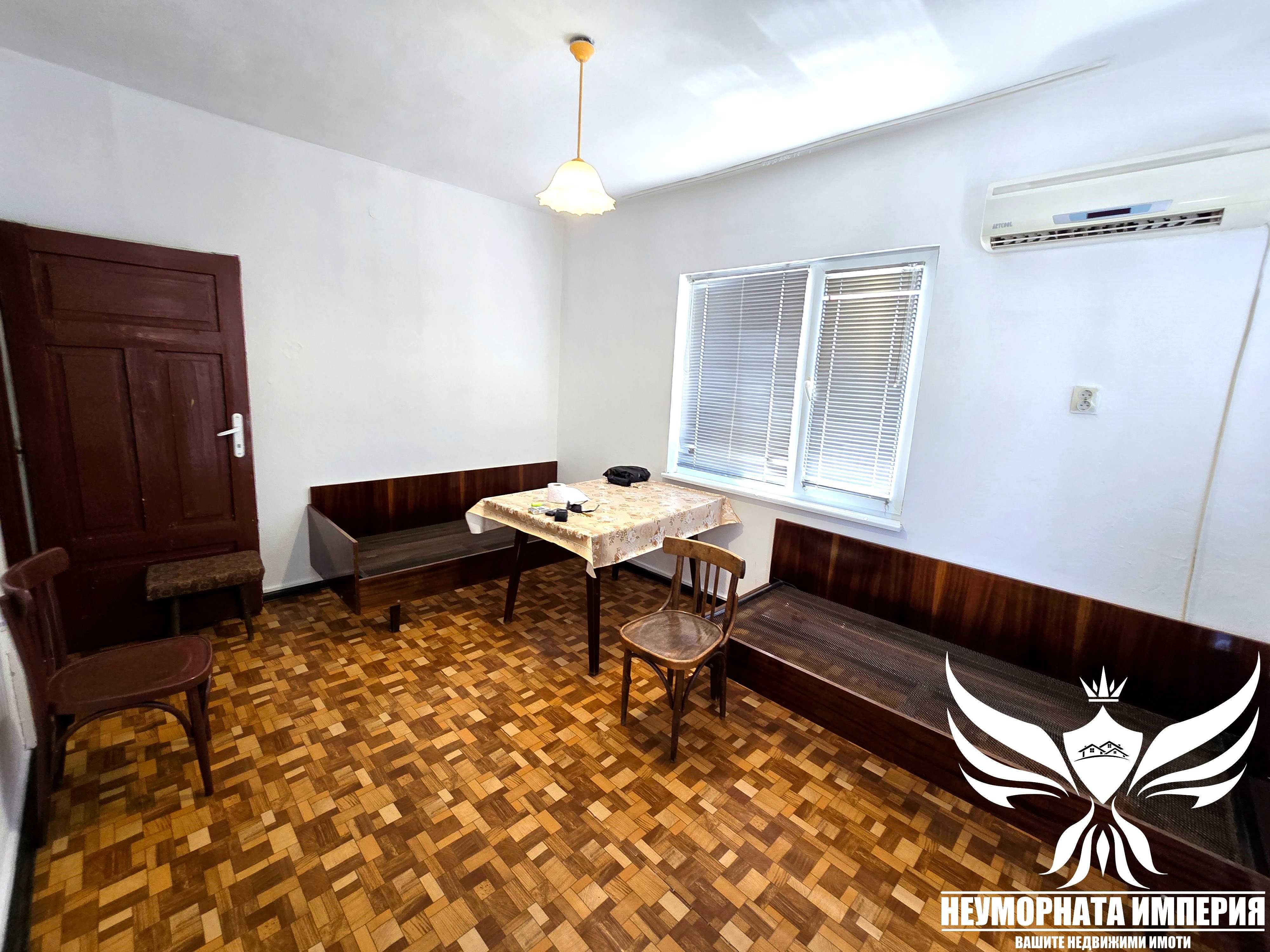 Продавам тристаен 76кв с 1/3 двор в Асеновград кв.Стадиона