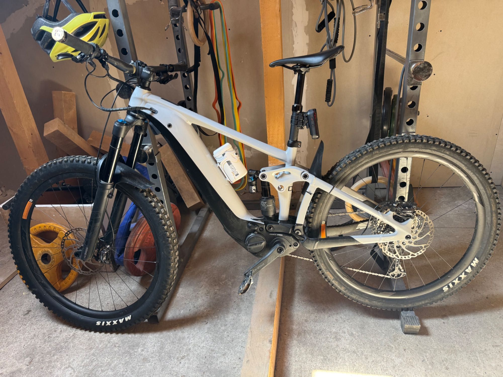 Електрически велосипед Giant Reign E+ 1 MX Pro