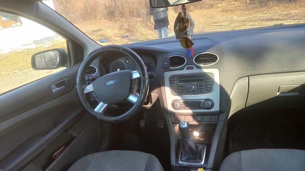 Vand ford focus benzină