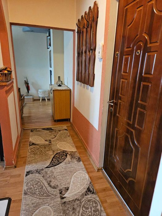 Vand apartament 3 camere Huedin