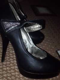 Женские туфли черные