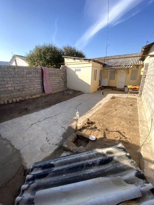 4 sotx Uy Sotiladi Galaquduq(Jukov)