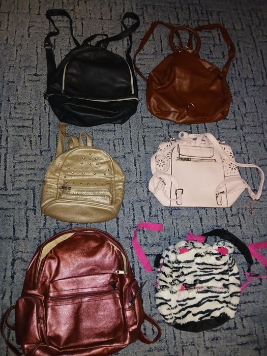 Удобни малки чантички през рамо