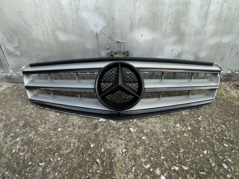 Решетка mercedes c /  ц класа w204 2008