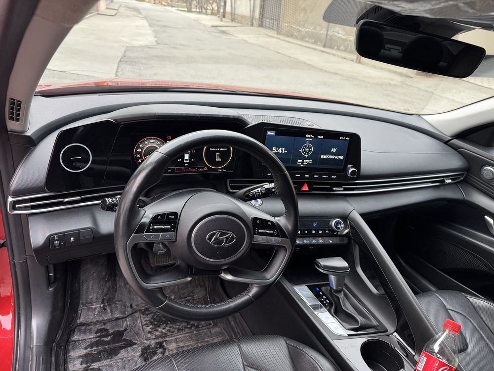 Продается Hyundai Elantra CN7 Luxe 2.0 MPI 2WD Full Smartstream