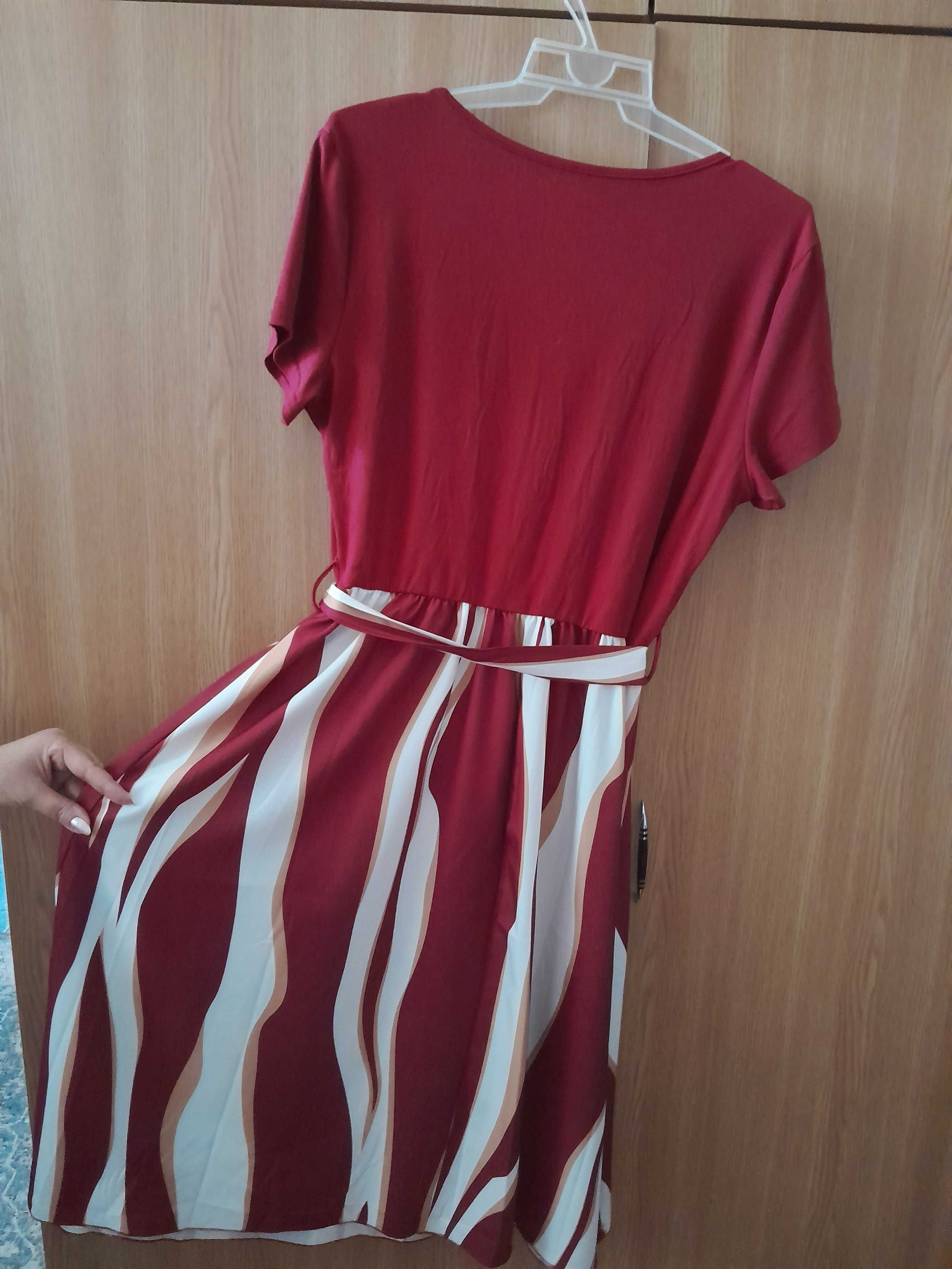Rochie nouă, midi, elegantă, cu mânecă scurtă și imprimeu ondulat