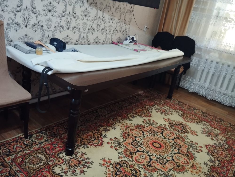 Продам стол в отличном состоянии