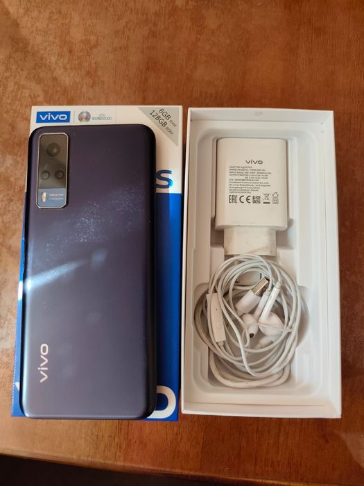 Продам телефон Vivo в очень хорошем состоянии