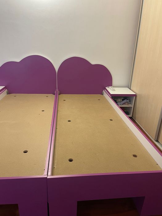 Vand 2 paturi de cate o persoana + noptiere