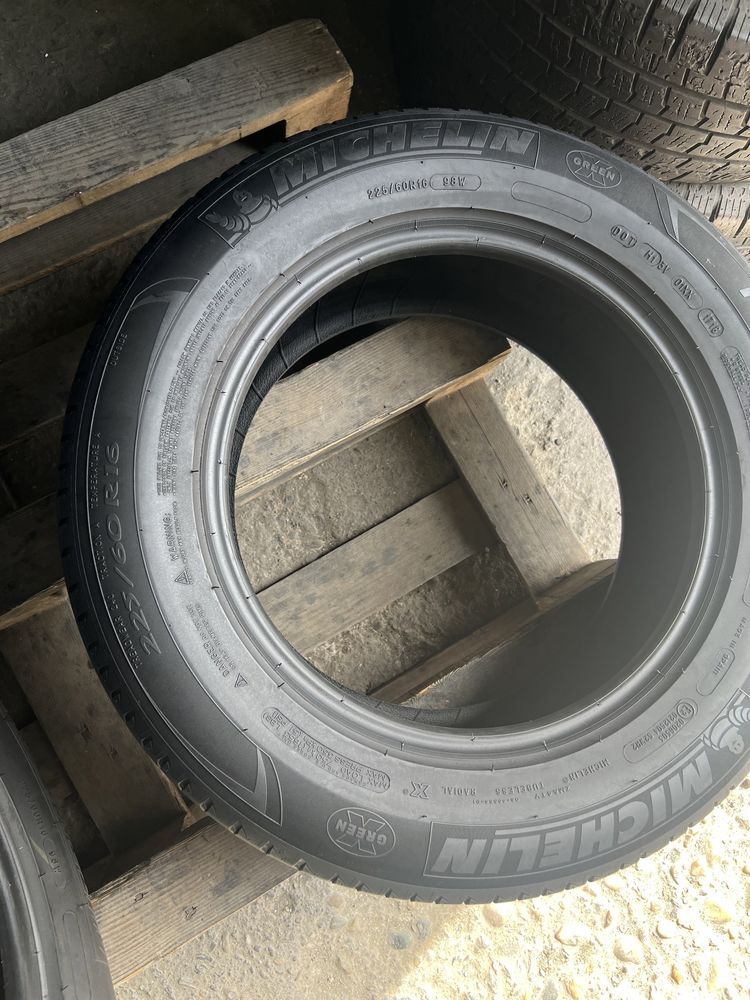 2 anvelope de vara 225/60/16 Michelin!