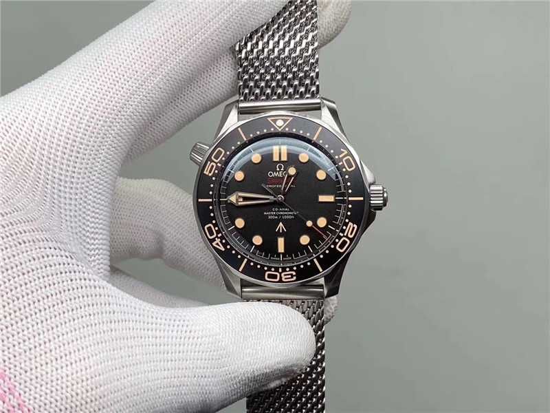Ceas automat pentru bărbați OMEGA Seamaster Diver 300M 007 Edition