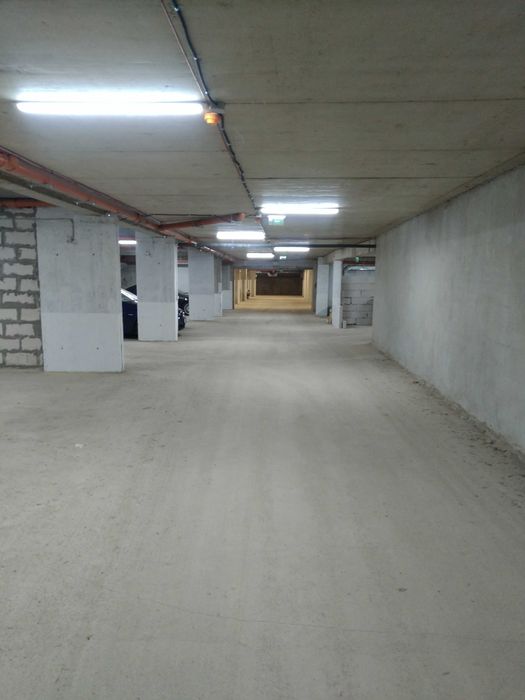 Паркомясто  Подземно