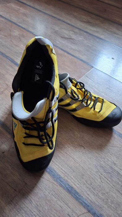 Маратонки ADIDAS Traxion