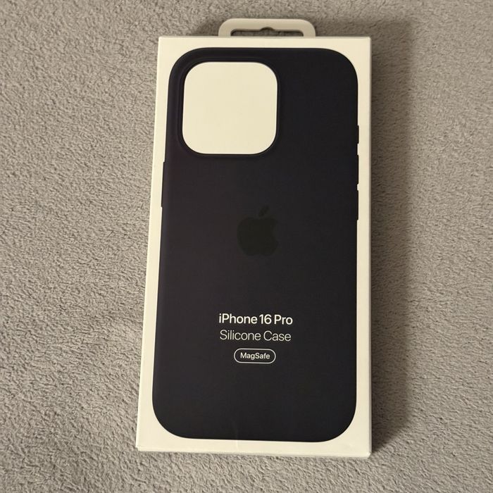 Оригинален  силиконов кейс за iphone 16 pro с маг сейф