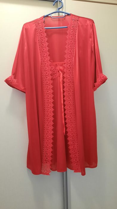 Дамски сатенена нощница с халат