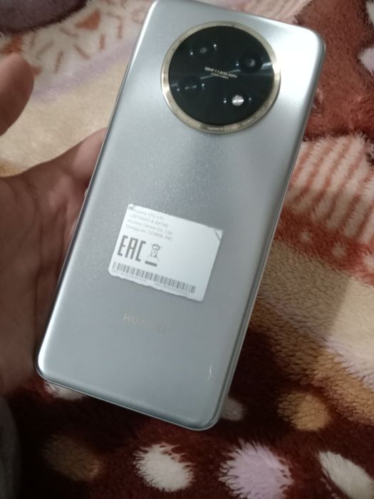 Huawei Nova Y91 holati yaxshi, srochna