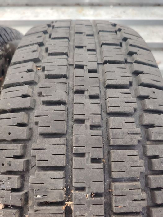 2 бр. 225 70 16 зимни гуми