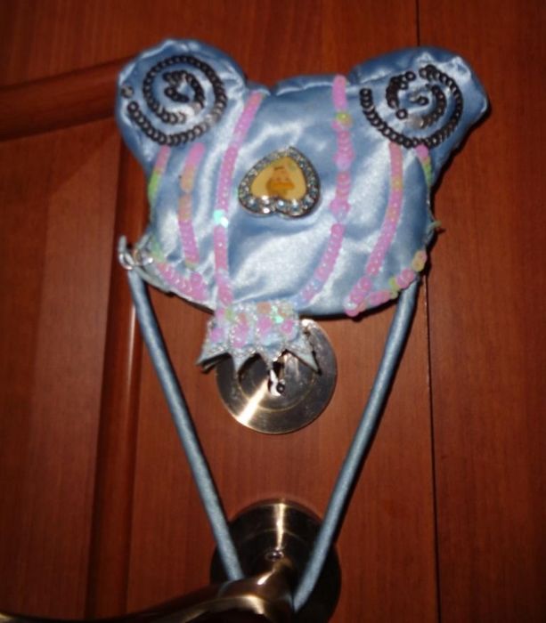 Gentuta fetite satin Disneyland