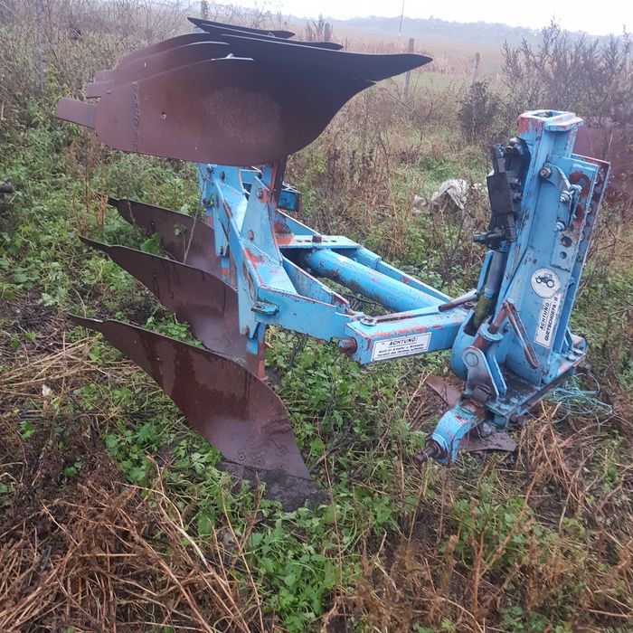 Vând plug reversibil