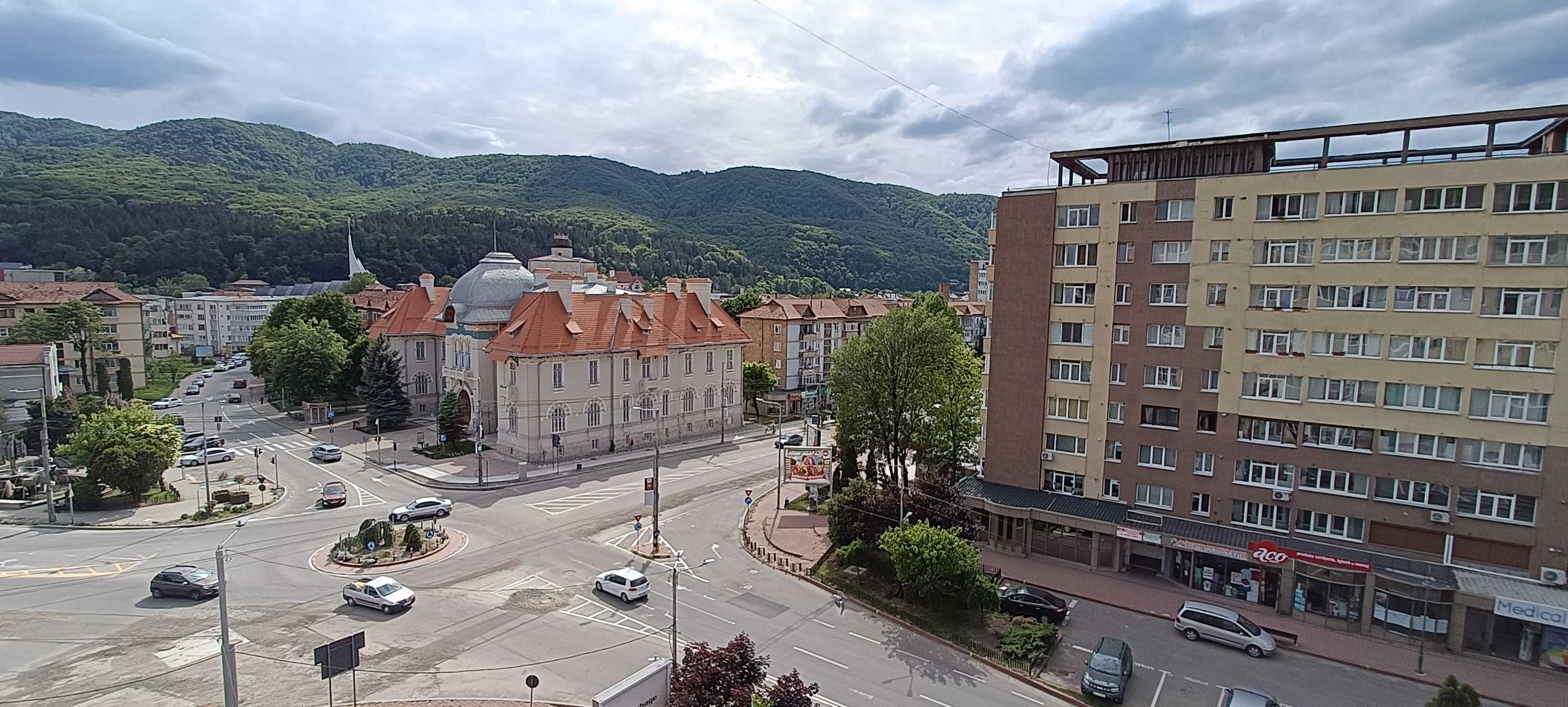 Apartament 2 camere 2 balcoane ultra central Piatra Neamț