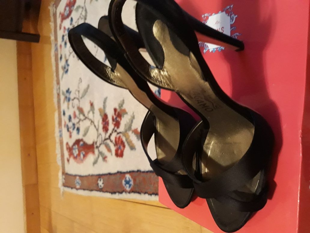 Sandale Salvatore Ferragamo măr. 39, stare foarte bună