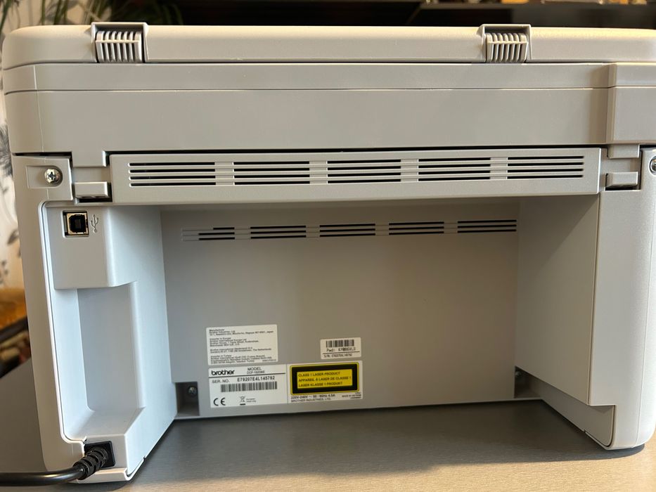 Продавам мултифункционално устройство Brother DCP-1623W