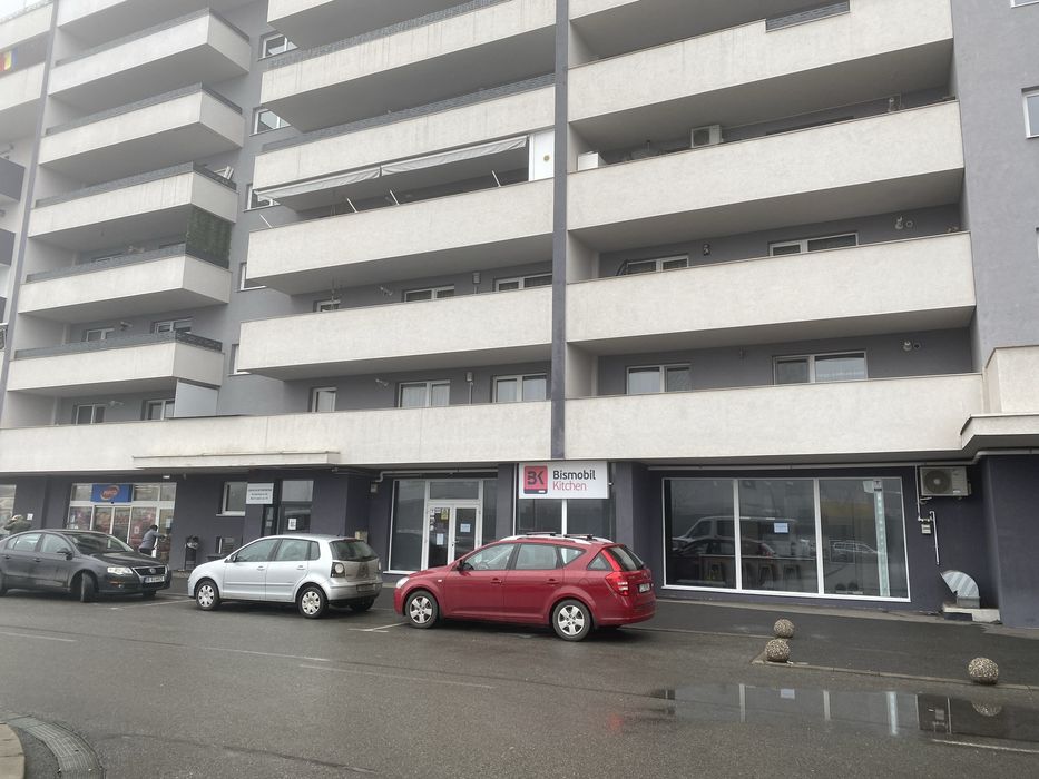 Proprietar inchiriez spatiu comercial 180 Mp/2 parcari