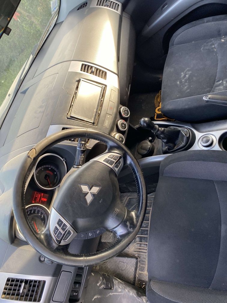 Mitsubishi Outlander 2.0 tdi 140 cp 2008