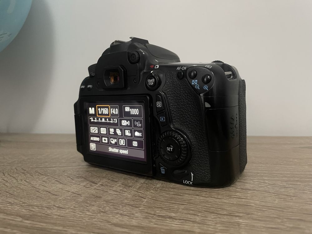 Фотоапарат Canon eos 70d+обективи и аксесоари
