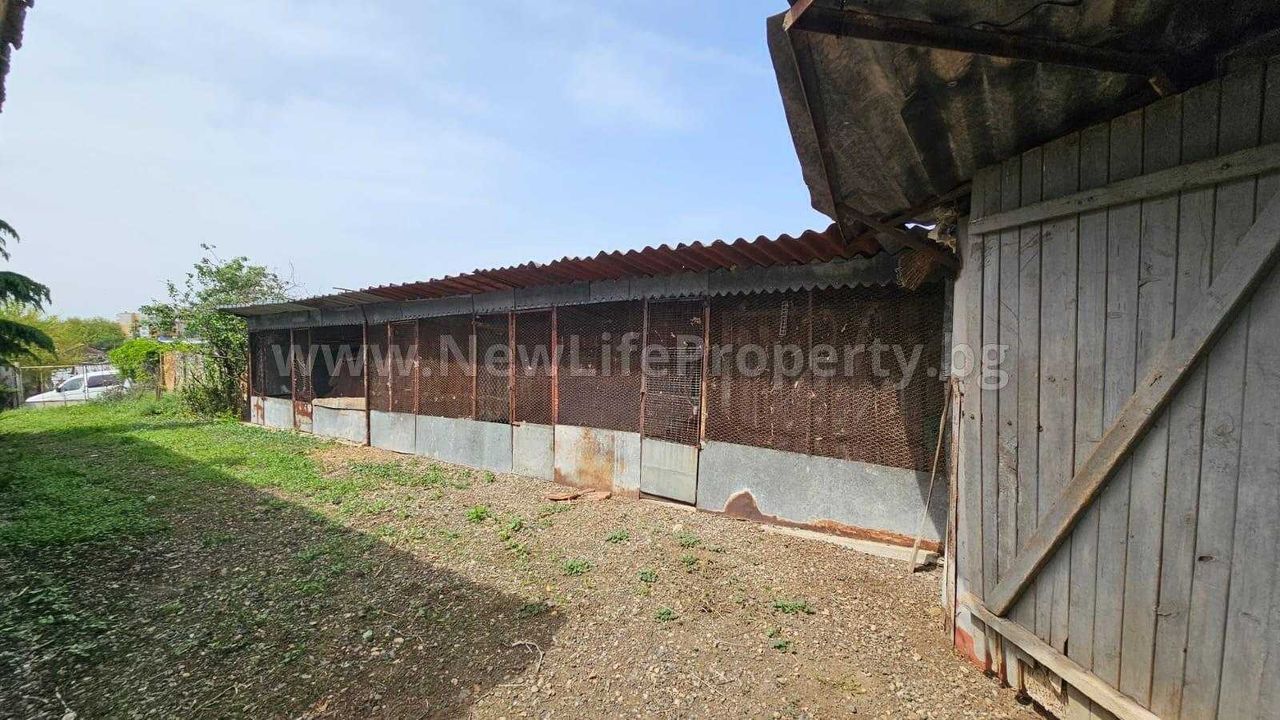 Продава се Промишлена сграда в Средец - 5500 кв.м за 15 €/кв.м - Снимка #13