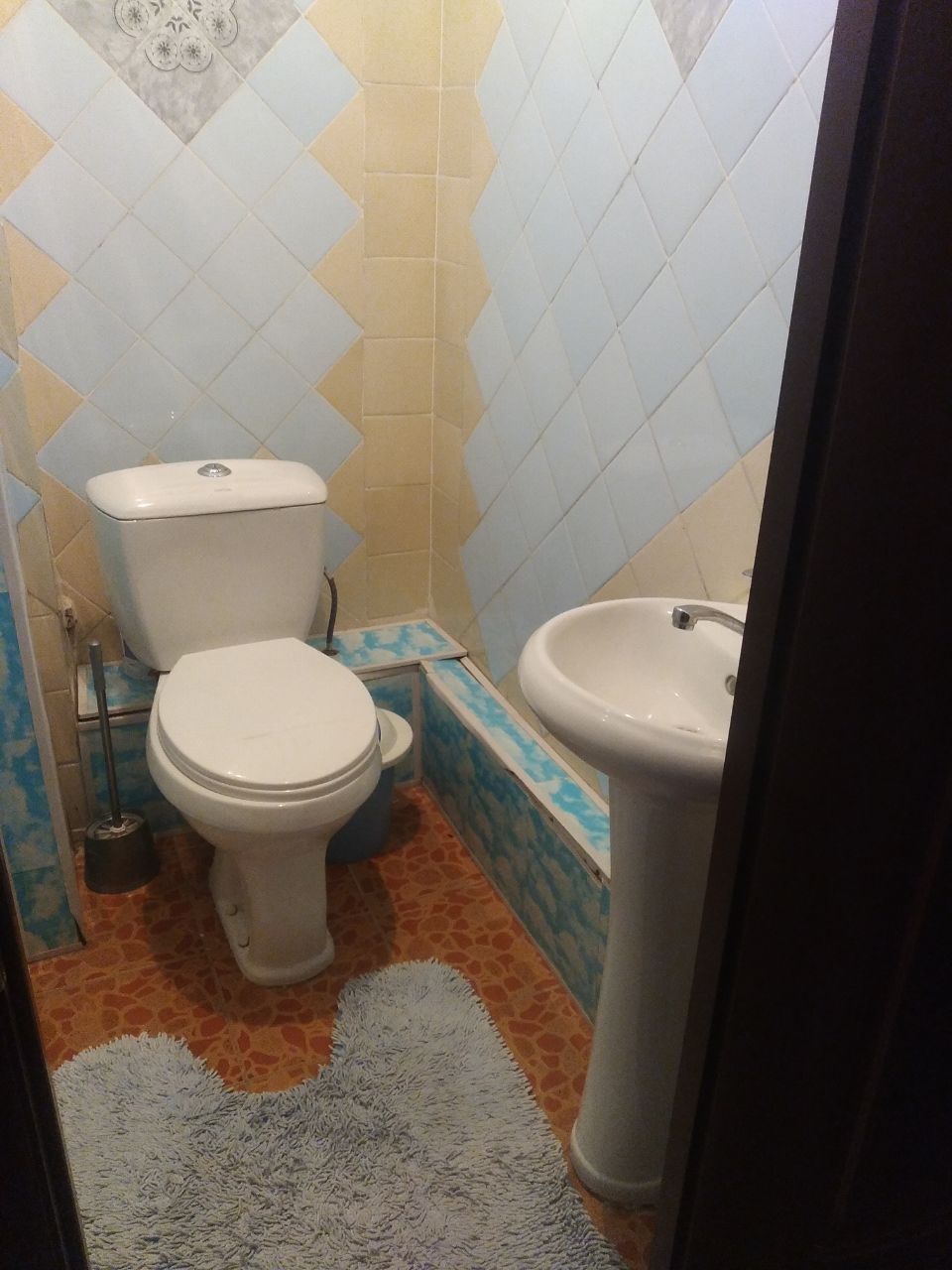Продаётся 5-ти ком квартира. Шайхантахурский район.