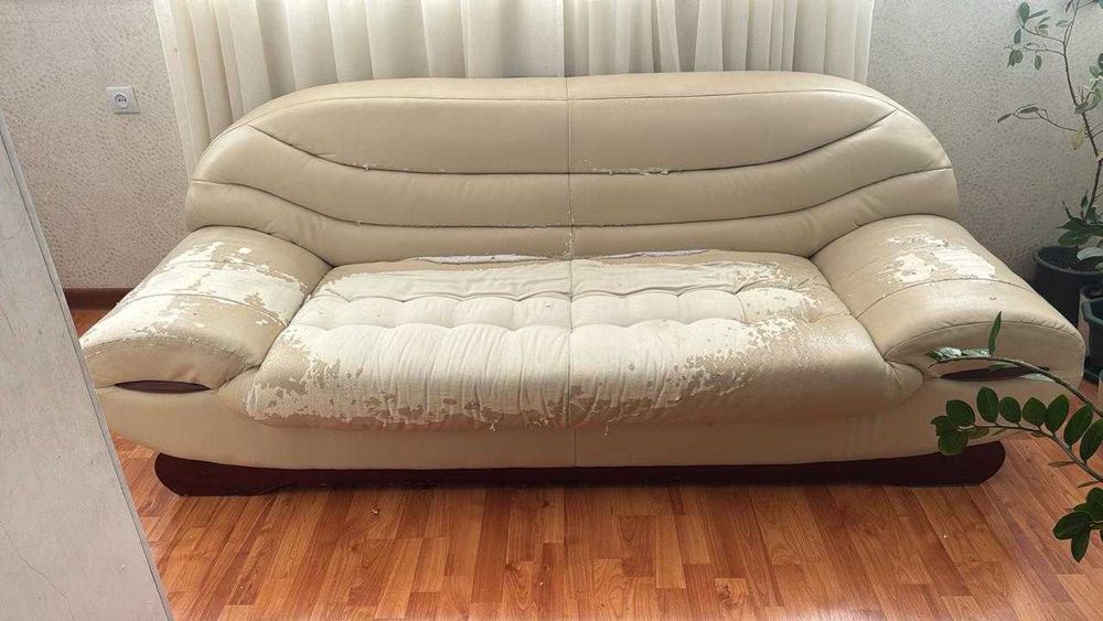 отдам бесплатно диван