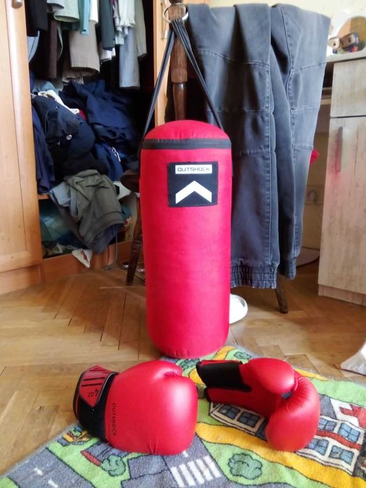 Детски комплект боксов чувал и боксови ръкавици, червени