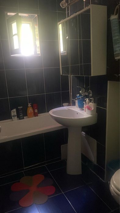 Vand apartament etaj 2/4