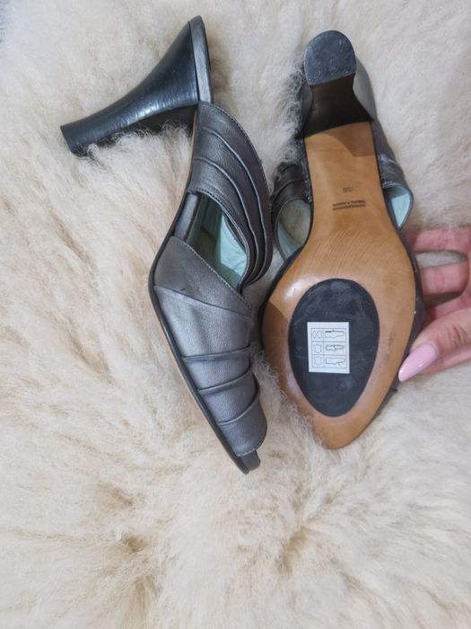 Pantofi cu toc din piele ecologica