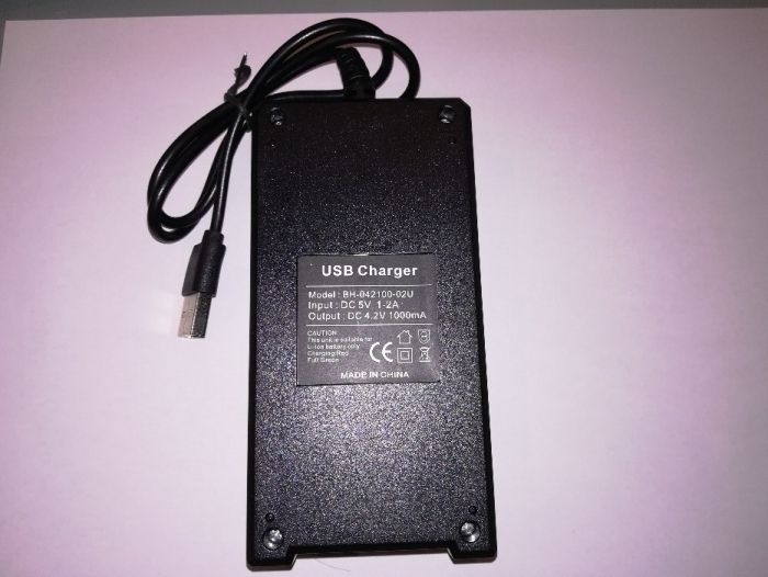 Incarcator Cu USB 3,7V Li-ion Battery 18650,10440, 14500, 16340 etc