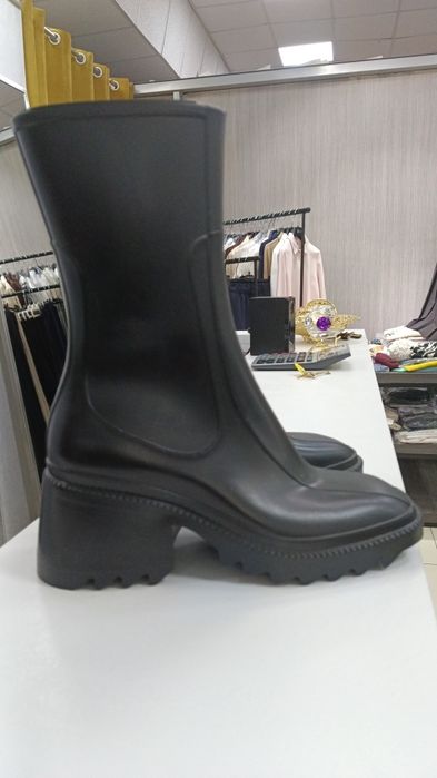 Женские резиновые сапоги