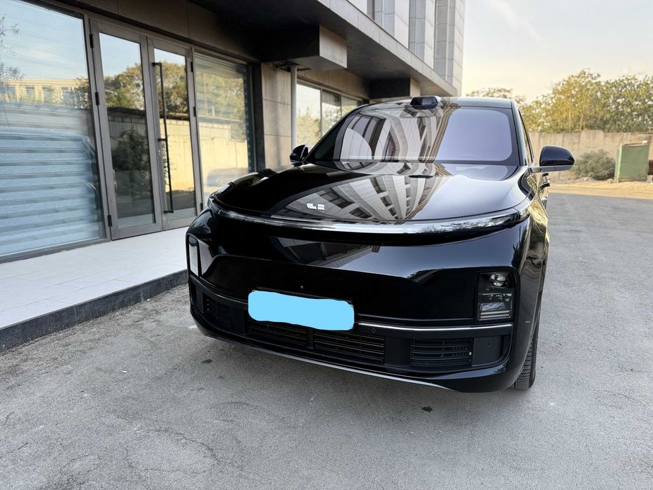 Li 9 Max. Srochna sotiladi.