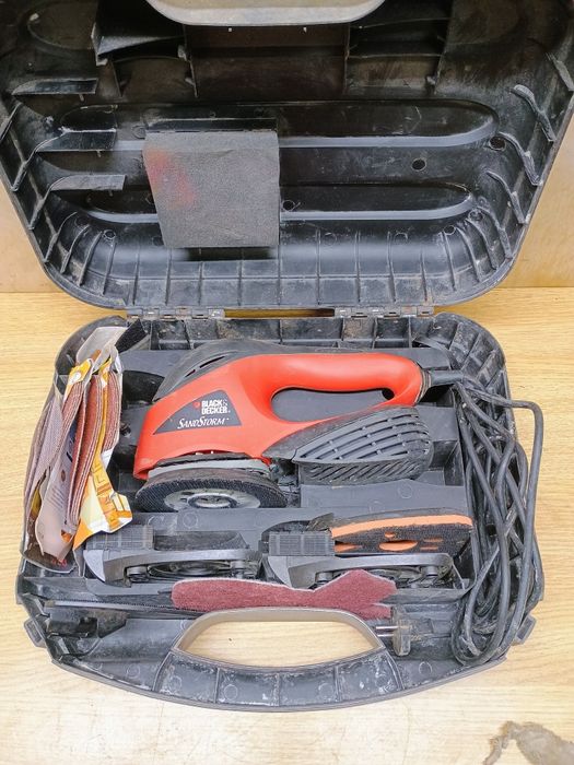 Виброшлайф Black Decker