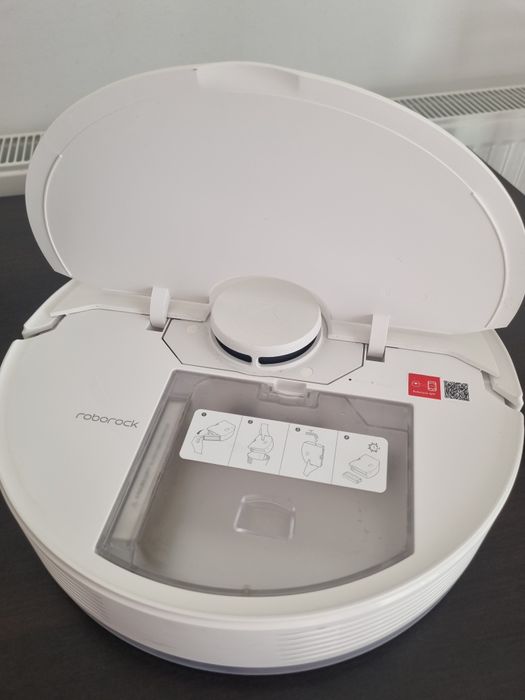 Vând aspirator Roborock Q7