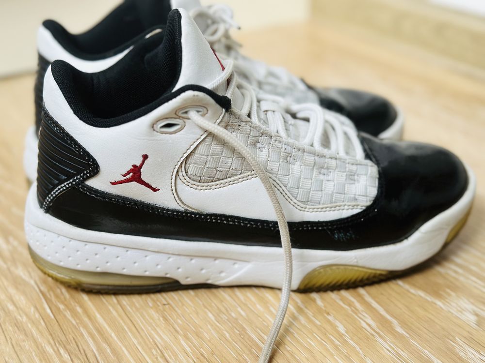 Jordan Max Aura 2