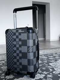Продам оригинальный чемодан от Louis Vuitton