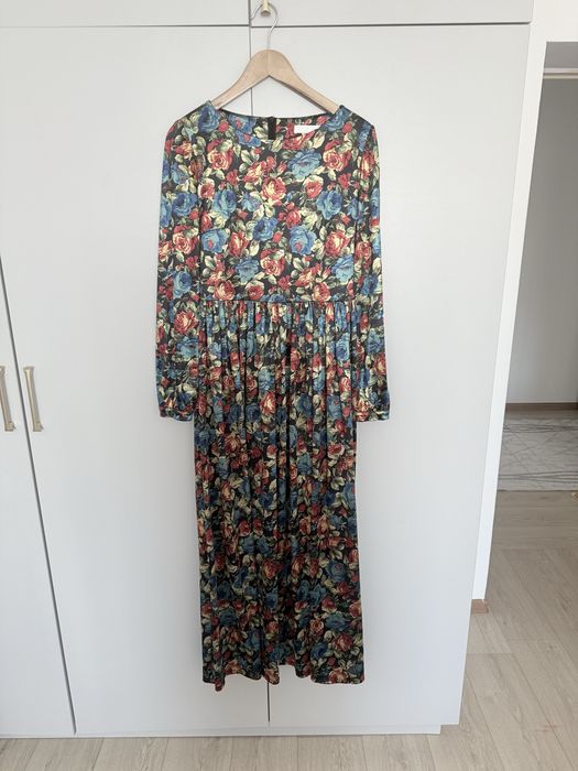 Платье длинное 36 р( на 42-48)