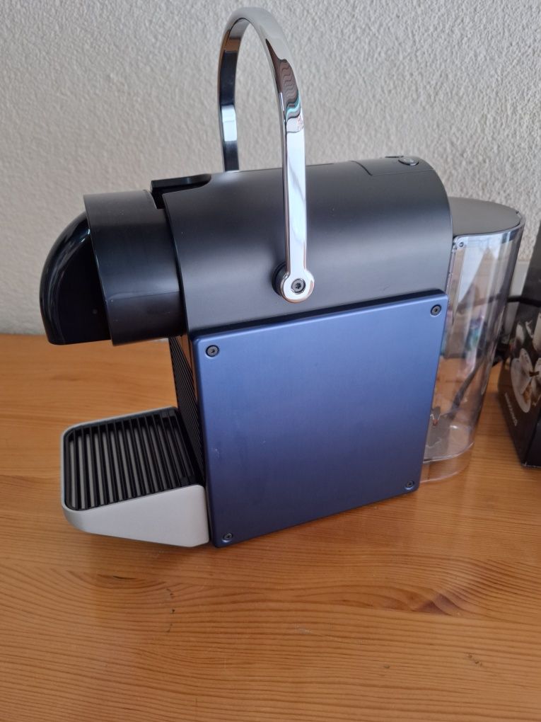 Nespresso De'Longhi Pixie EN127.BL 19bar 1260W + Aeroccino 3 black