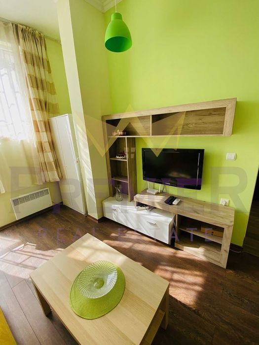 Дава се под наем Двустаен апартамент в Варна, Цветен квартал - 58 кв.м за 459 € - Снимка #3