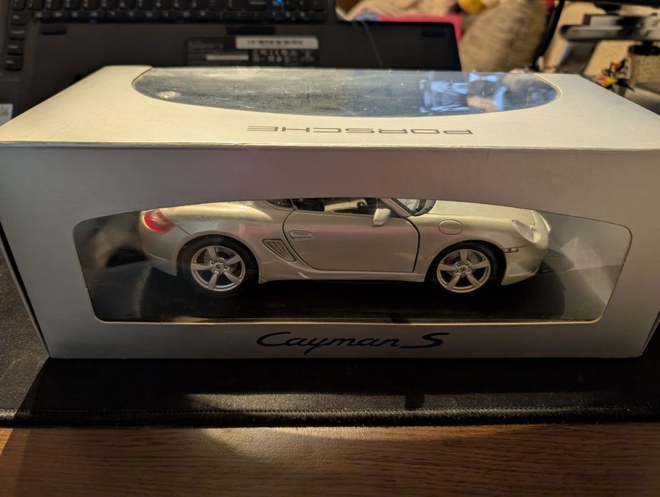 Macheta Porsche Cayman S Driver's Selection 1:18