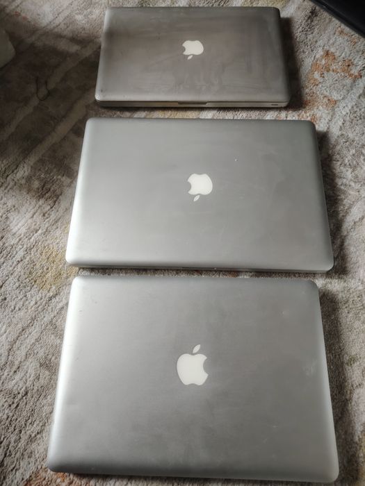 Лаптопи за продажба