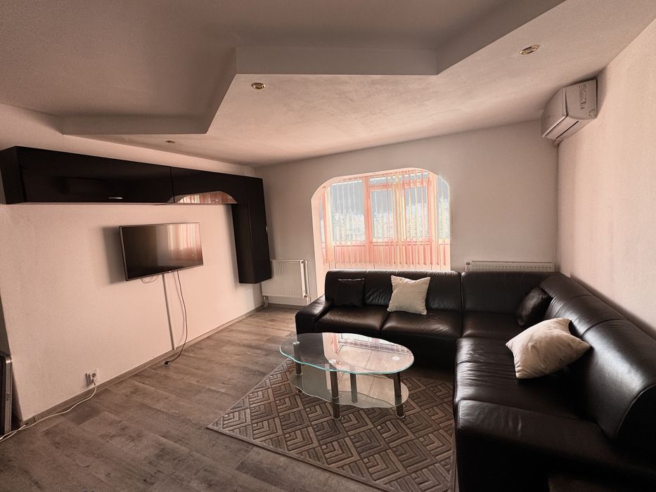 Vand apartament cu 2 camere,zona Unirii Sud