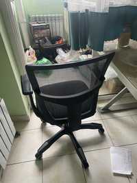 Офисные кресла продам